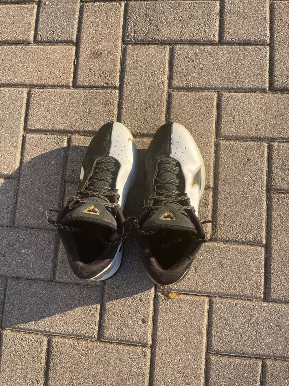 Nike Men's Black White and Gold Athletic Shoes - Picture 6 of 11